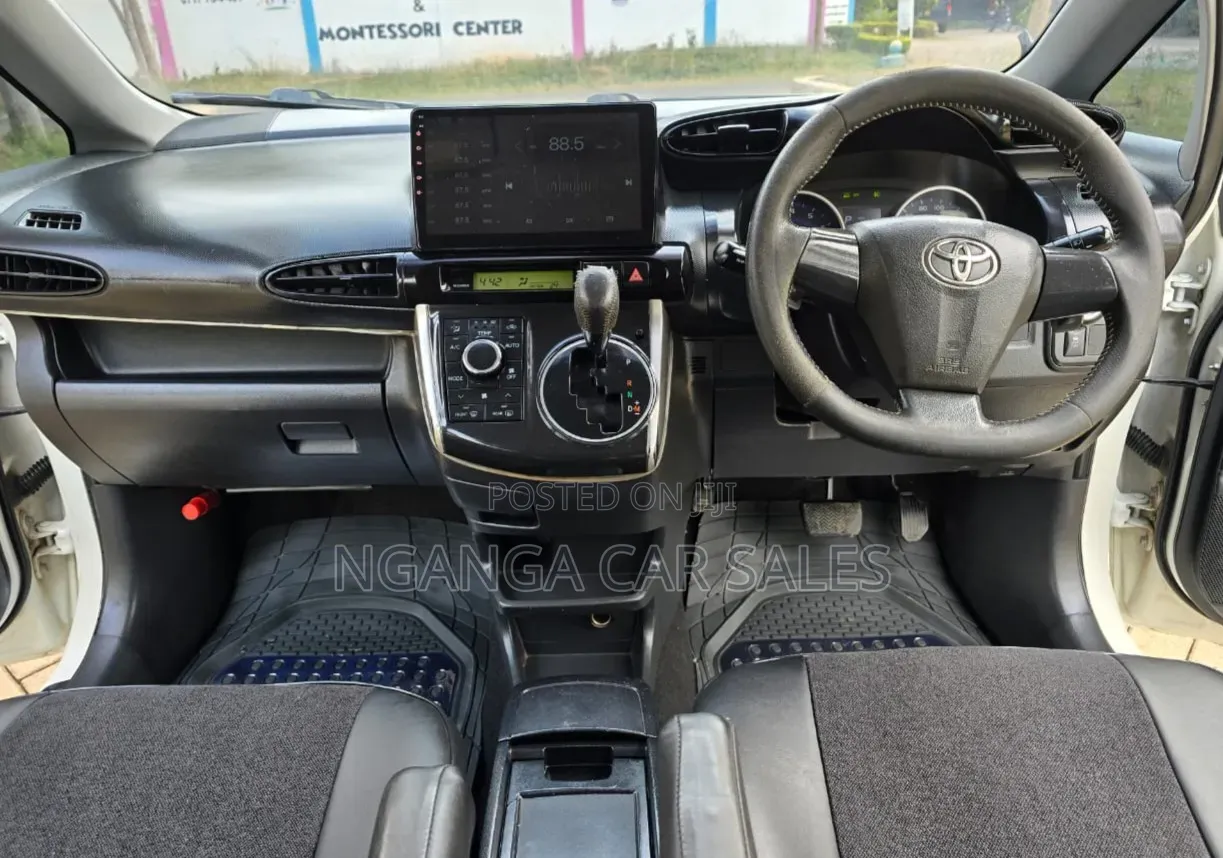 Toyota Wish 2013 White