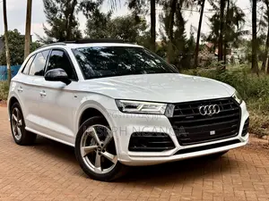 Audi Q5 2.0T Premium AWD quattro 2019 White