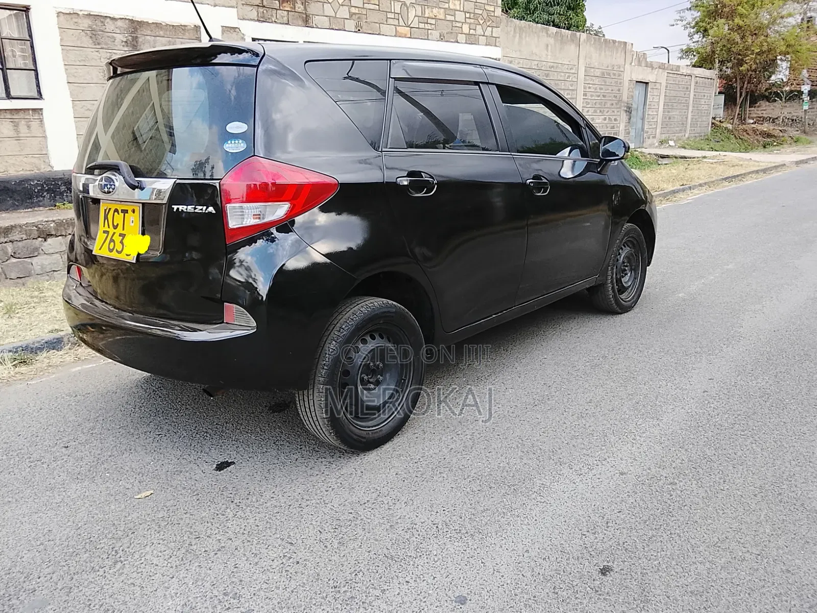Subaru Trezia 2011 Black