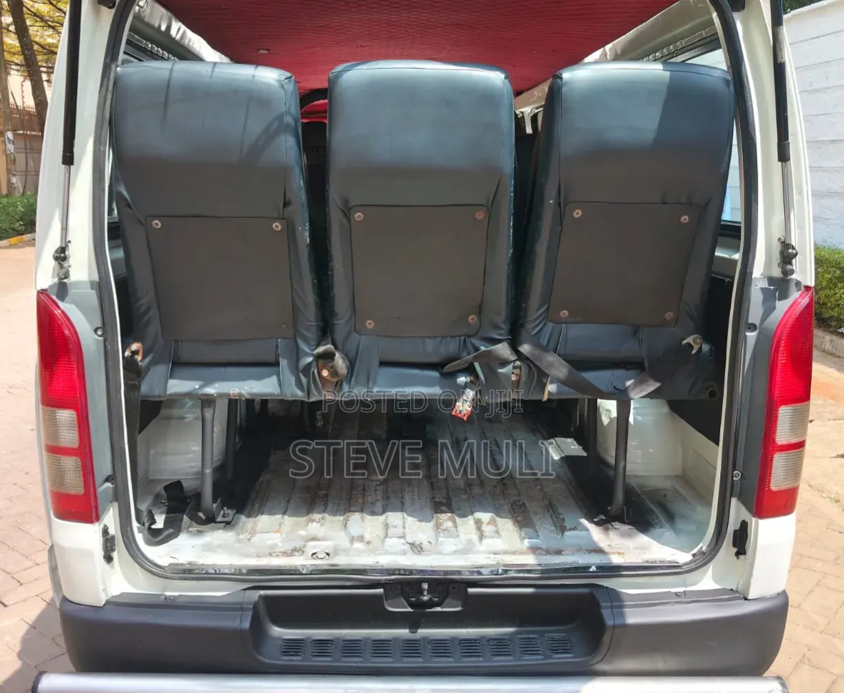 Toyota HiAce 2013 White