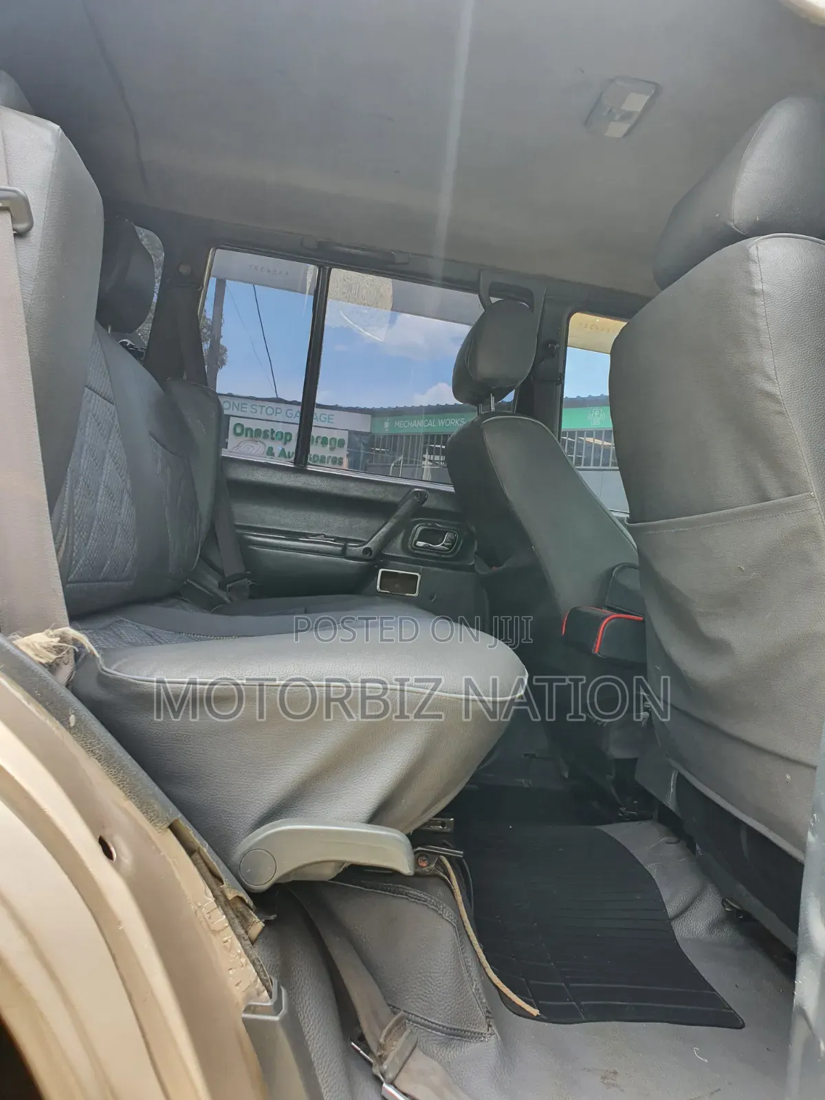 Mitsubishi Pajero 1996 Gold