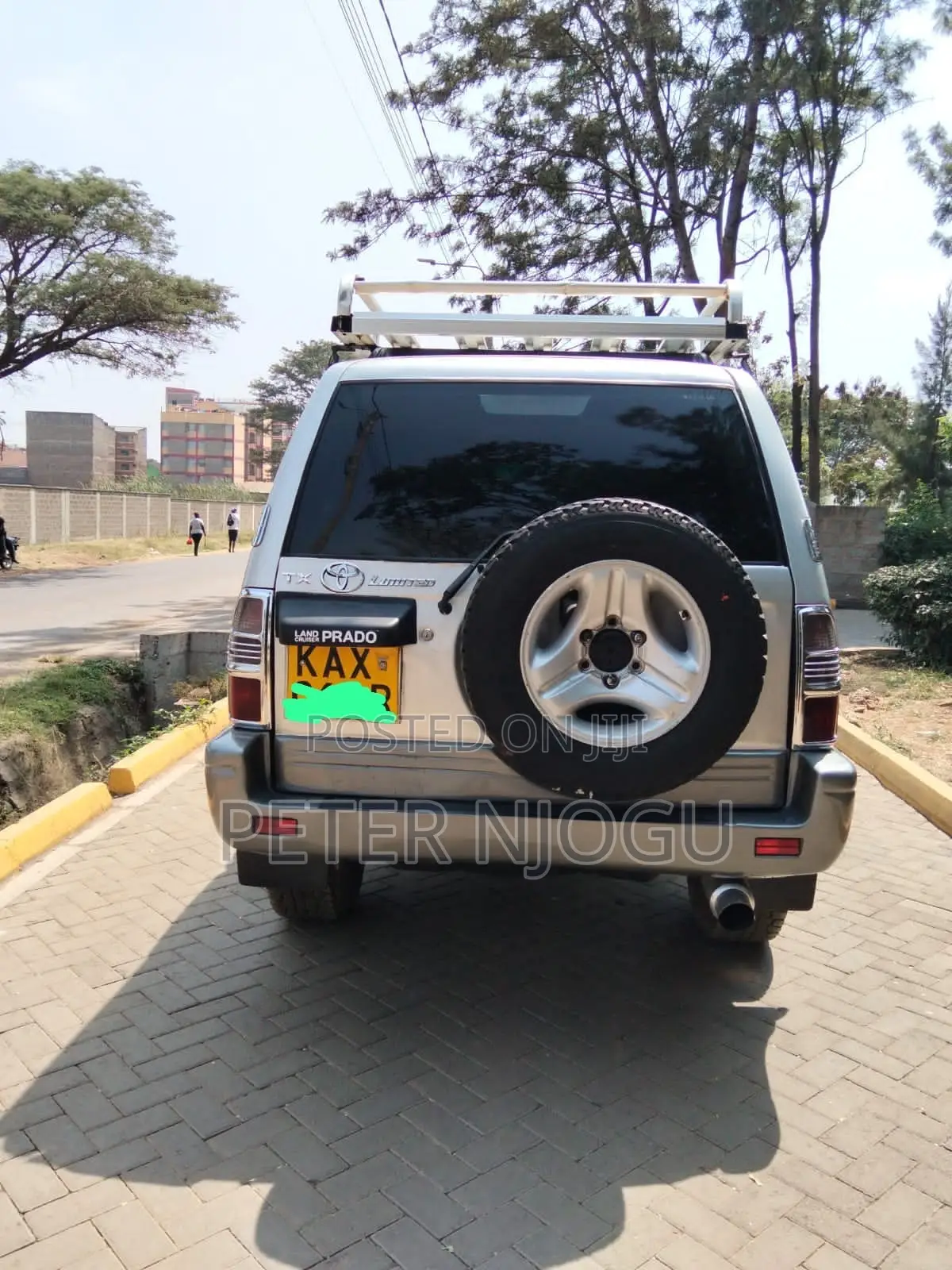Mitsubishi Pajero 2000 White