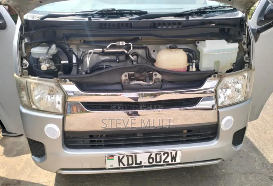 Toyota HiAce 2016 Silver