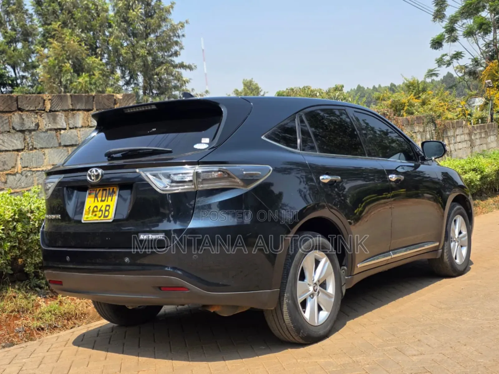 Toyota Harrier 2.0 2016 Black