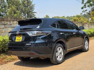 Toyota Harrier 2.0 2016 Black