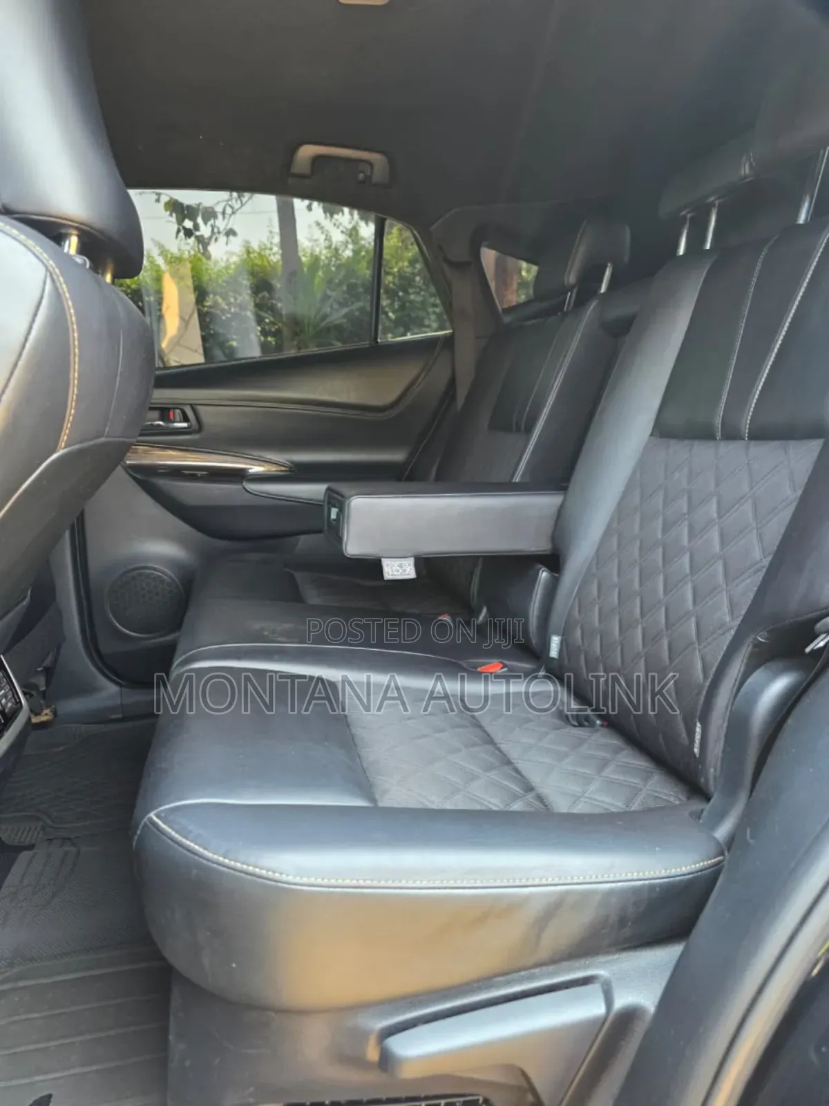 Toyota Harrier 2.0 2016 Black
