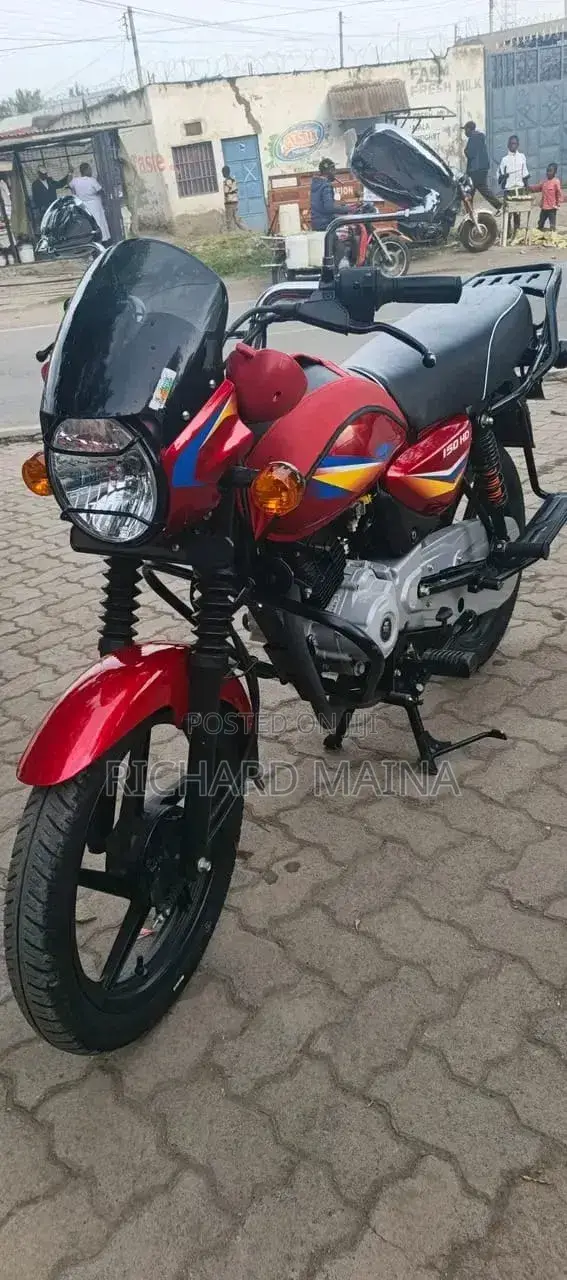 Bajaj Boxer 2025 Red