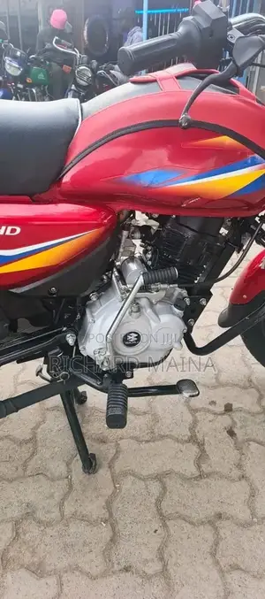 Bajaj Boxer 2025 Red