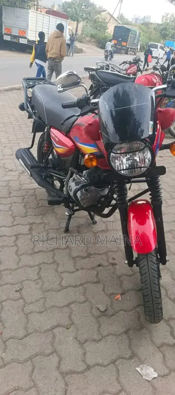 Bajaj Boxer 2025 Red