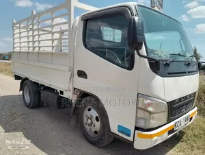 Mitsubishi Fuso Canter 2005 White