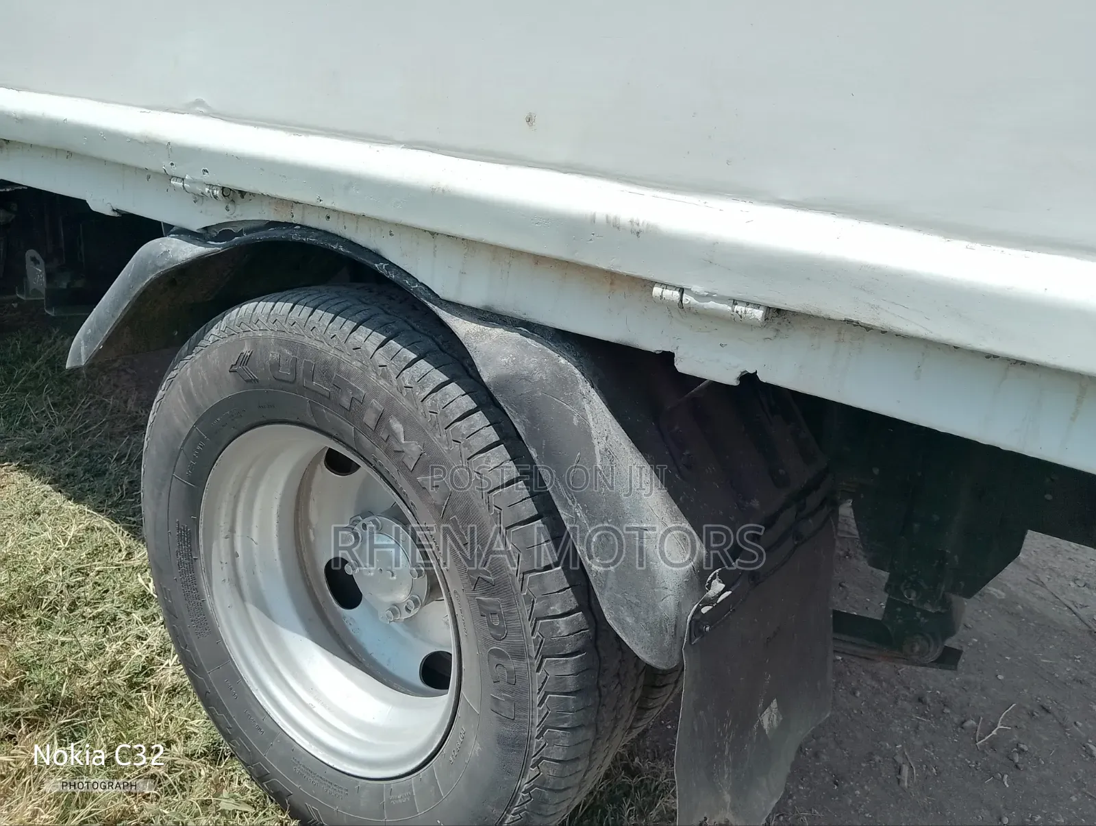 Mitsubishi Fuso Canter 2005 White