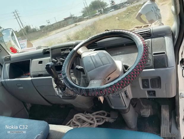 Mitsubishi Fuso Canter 2005 White - thumbnail 3
