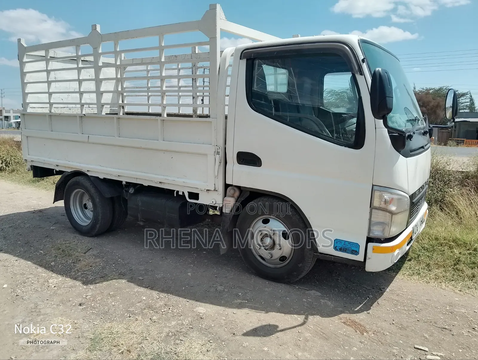 Mitsubishi Fuso Canter 2005 White