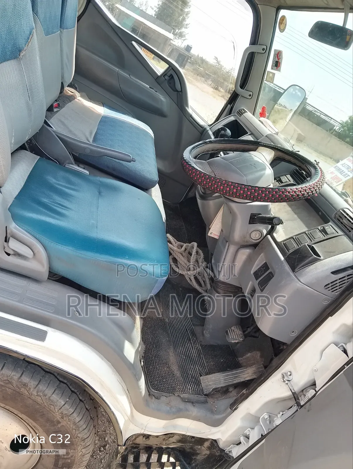 Mitsubishi Fuso Canter 2005 White