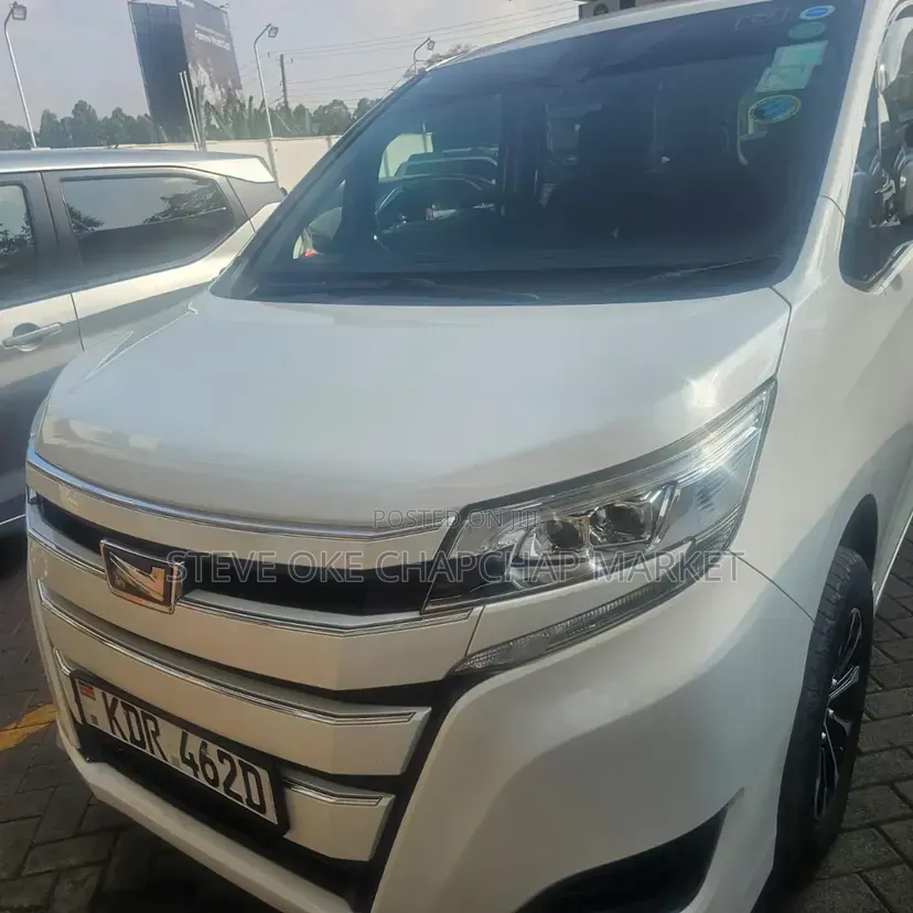 Toyota Noah 2018 White