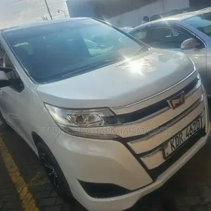 Toyota Noah 2018 White