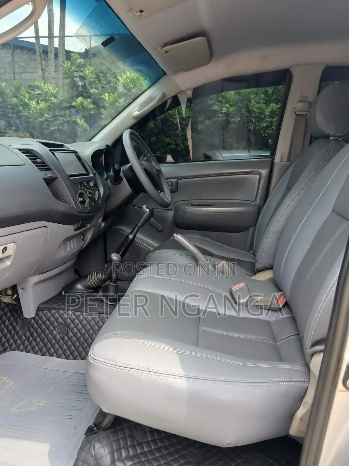 Toyota Hilux 2011 Gray