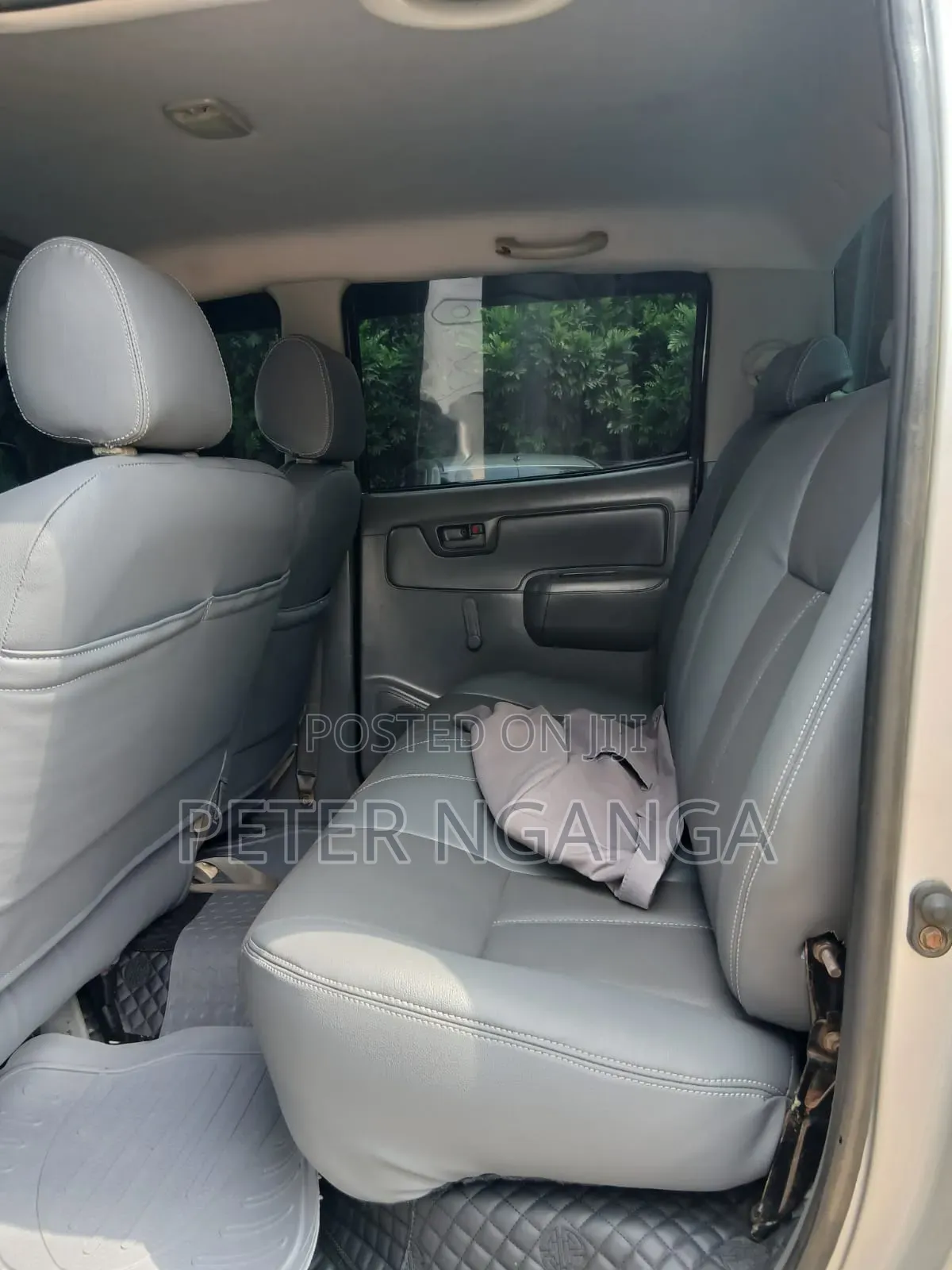 Toyota Hilux 2011 Gray