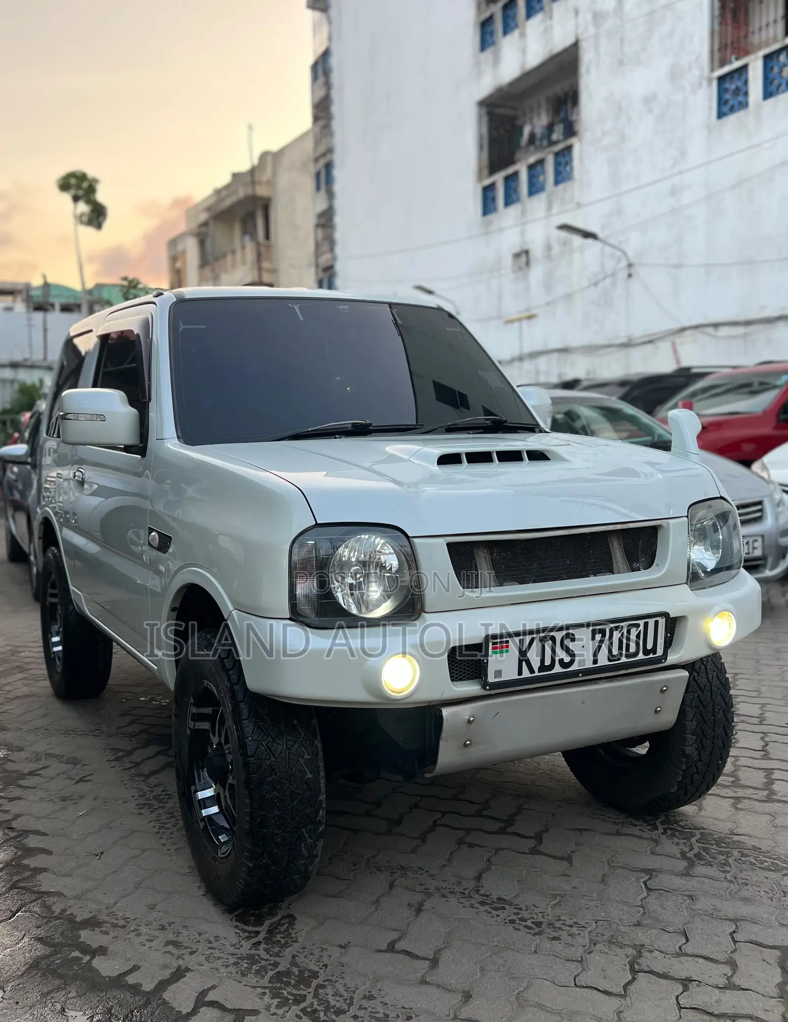 Suzuki Jimny 2017 Pearl