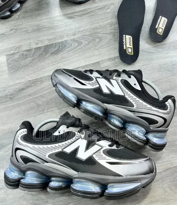 New Balance 2000