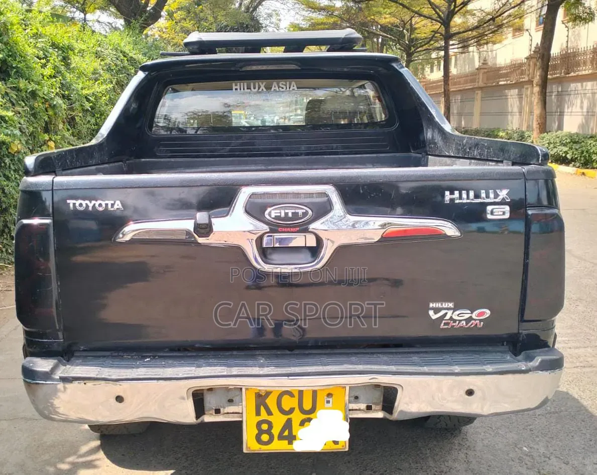 Toyota Hilux 2012 Black
