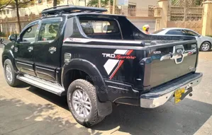 Toyota Hilux 2012 Black
