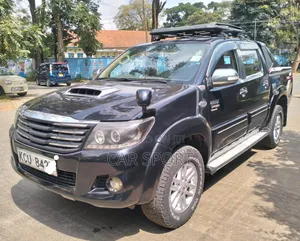 Toyota Hilux 2012 Black