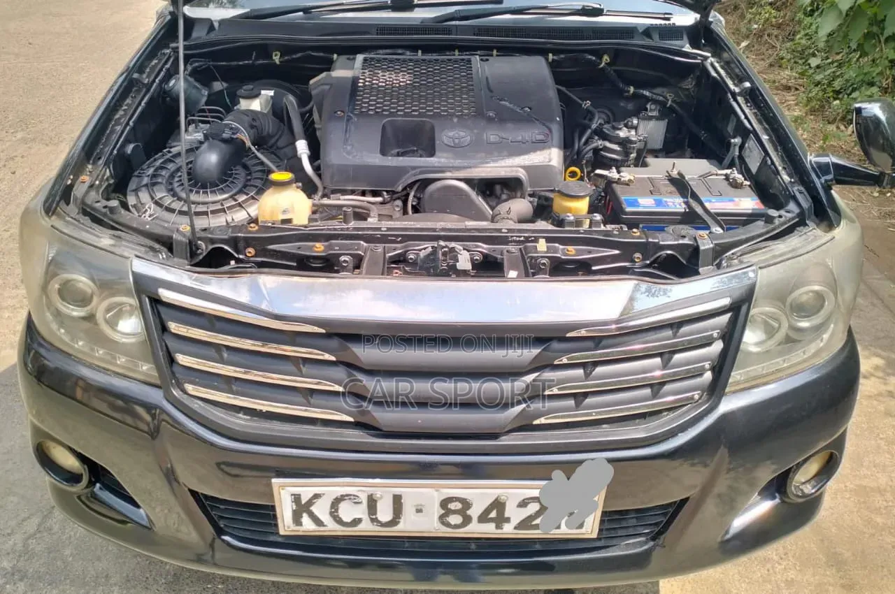 Toyota Hilux 2012 Black