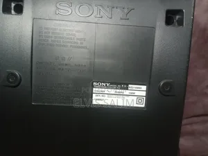 Sony Trinitron WEGA CRT TV-Perfect for Retro Game With Original Remote