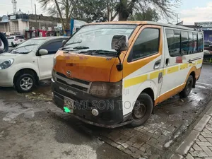 Toyota HiAce 2012 White