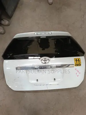Boot Toyota Wish 2003-2005