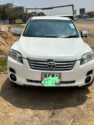 Toyota Vanguard 2010 White