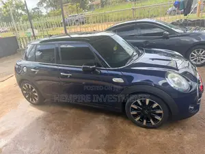 Mini Cooper 2018 Blue