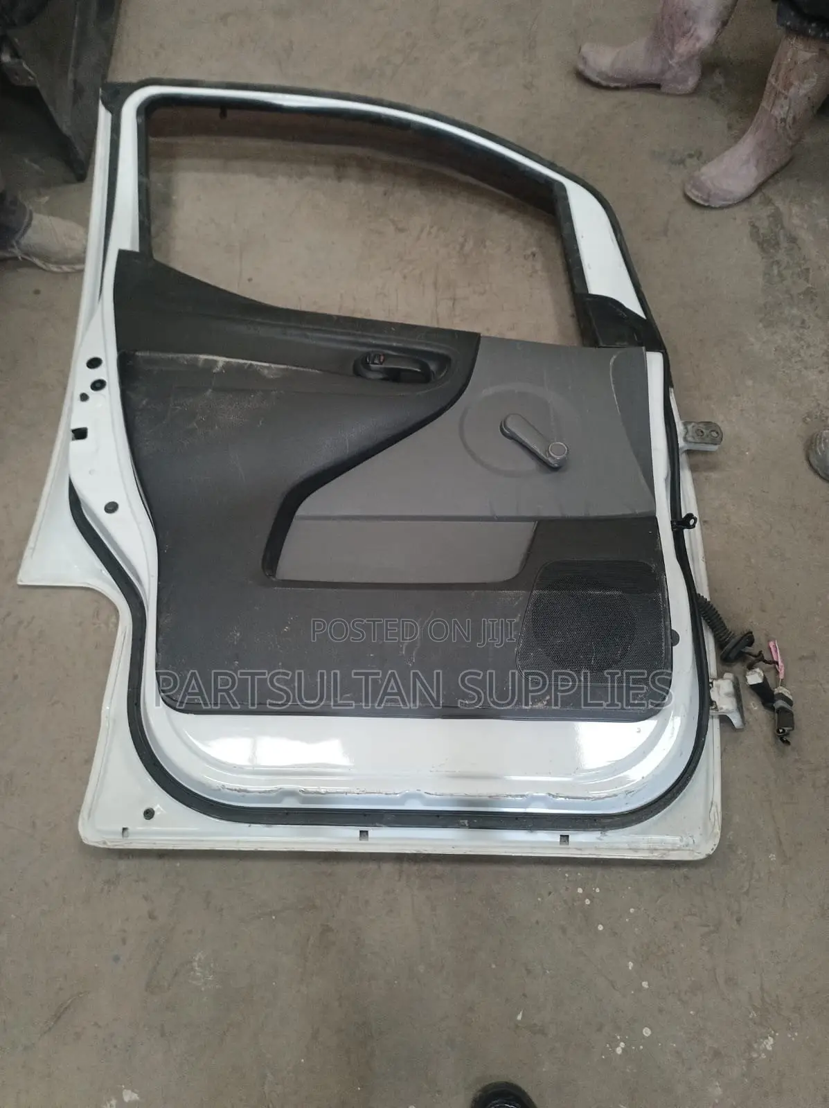 LHS Front Door Nissan Nv 2000 2012