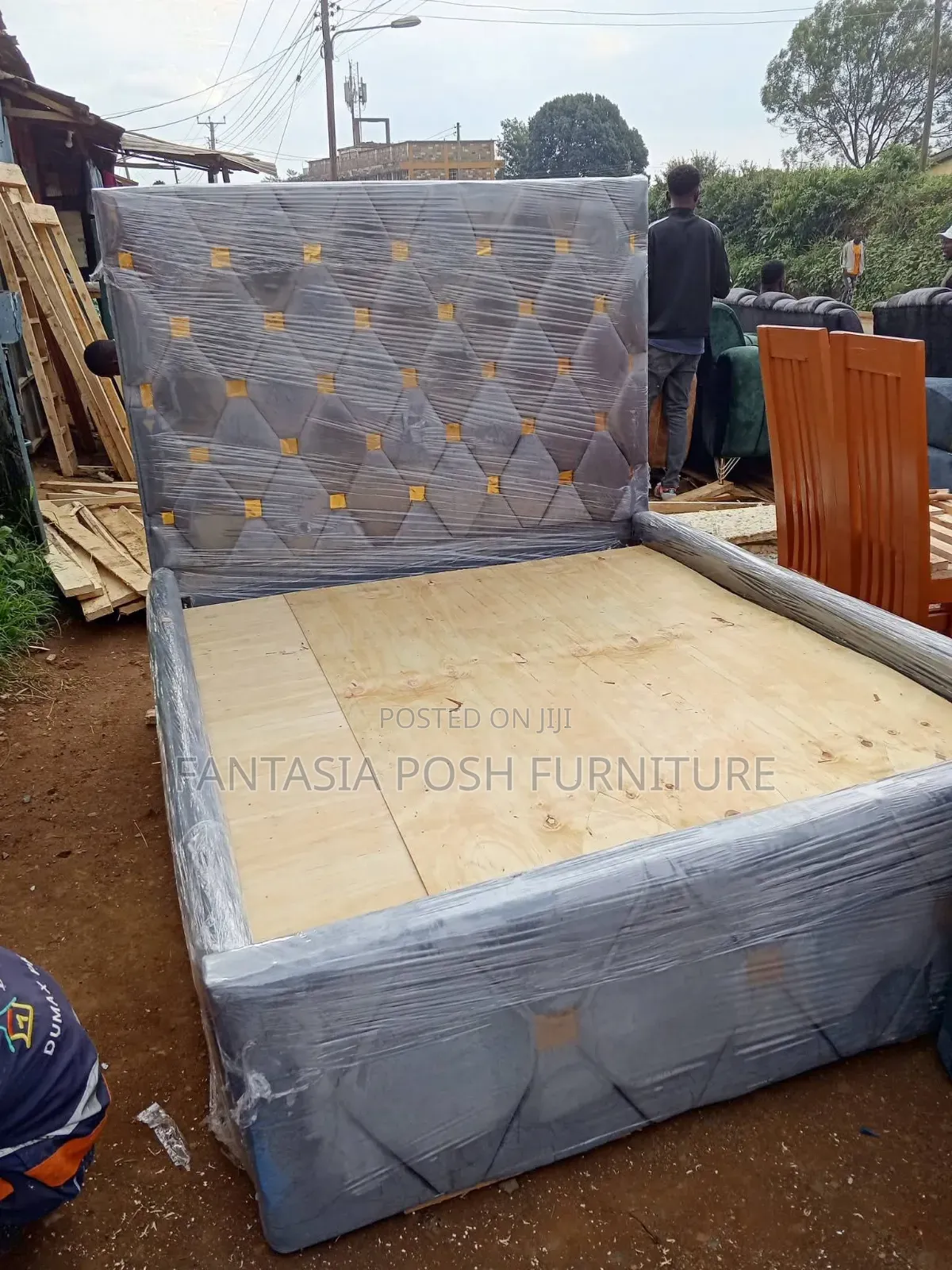 Grey 5x6-Foot Tufted Bed