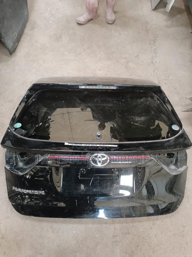 Boot Toyota Harrier 2016