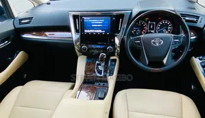 Toyota Alphard 2.5 Petrol FWD 2019 Silver