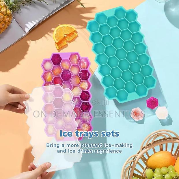 Reusable Honeycomb Silicone Icecube Mould - thumbnail 8