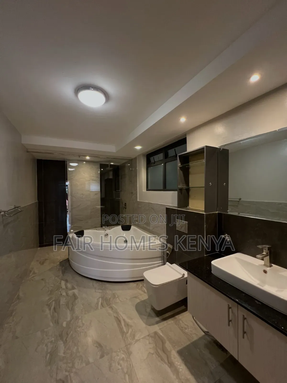 4bdrm Duplex in Riverside Drive for rent