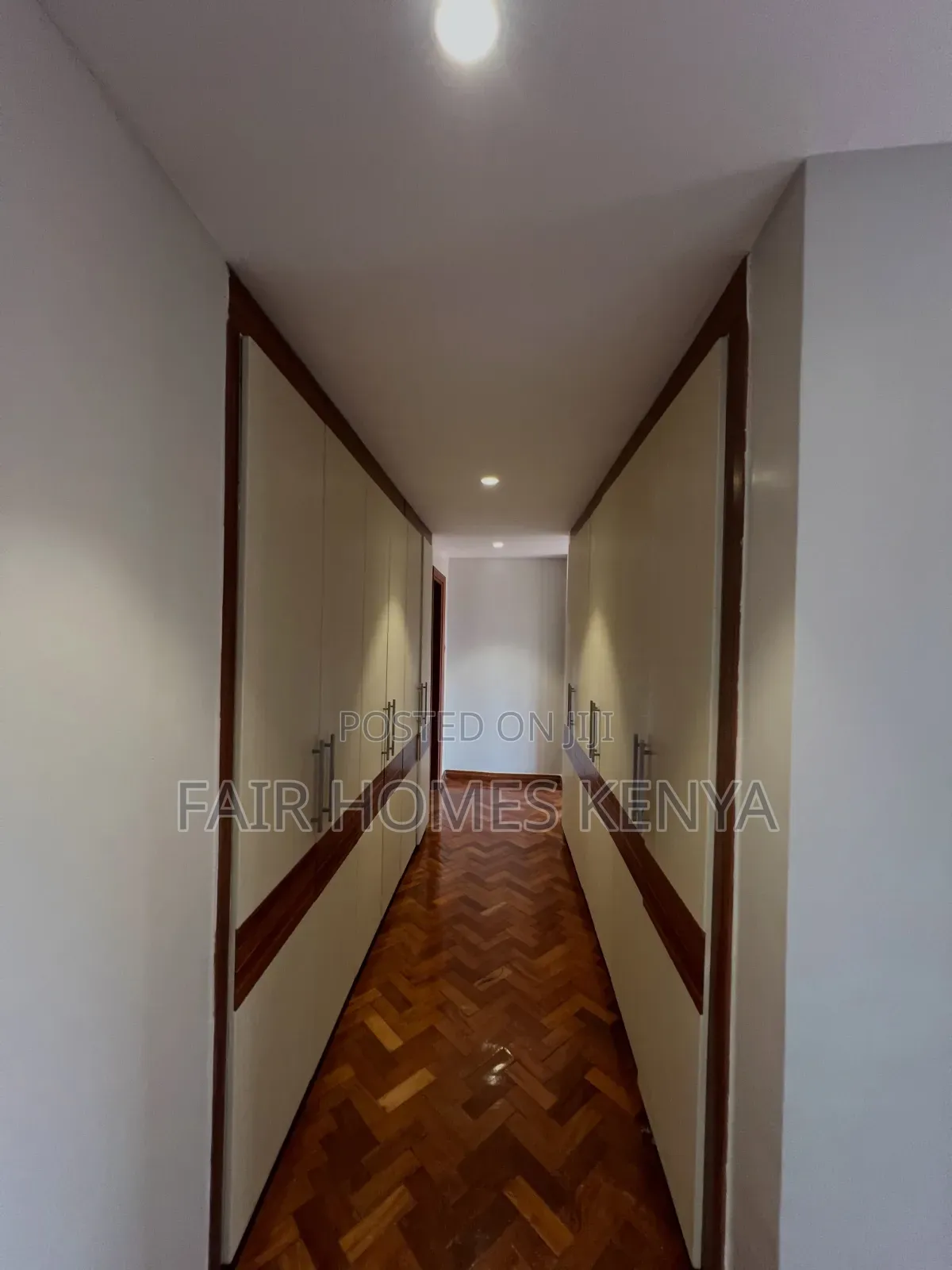 4bdrm Duplex in Riverside Drive for rent