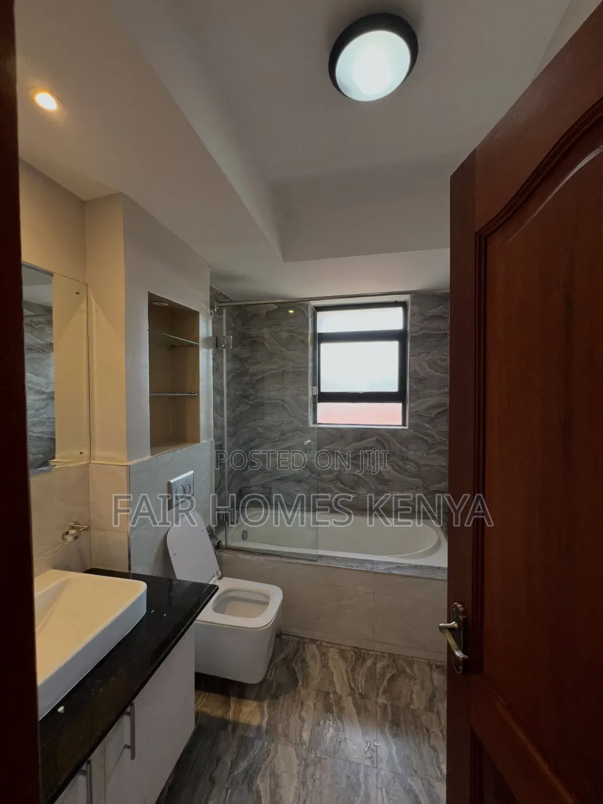 4bdrm Duplex in Riverside Drive for rent