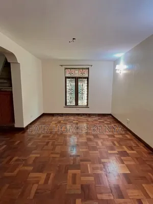 5bdrm Townhouse / Terrace in Othaya Road, Valley Arcade for rent