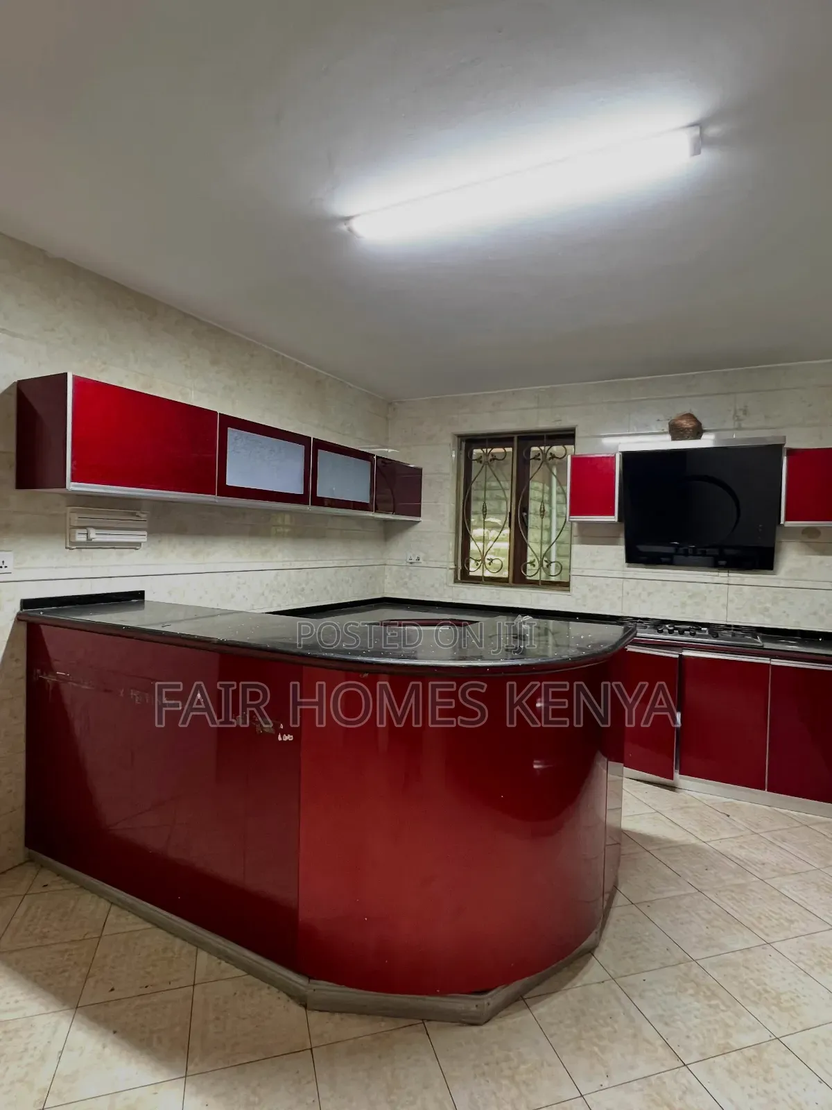 5bdrm Townhouse / Terrace in Othaya Road, Valley Arcade for rent