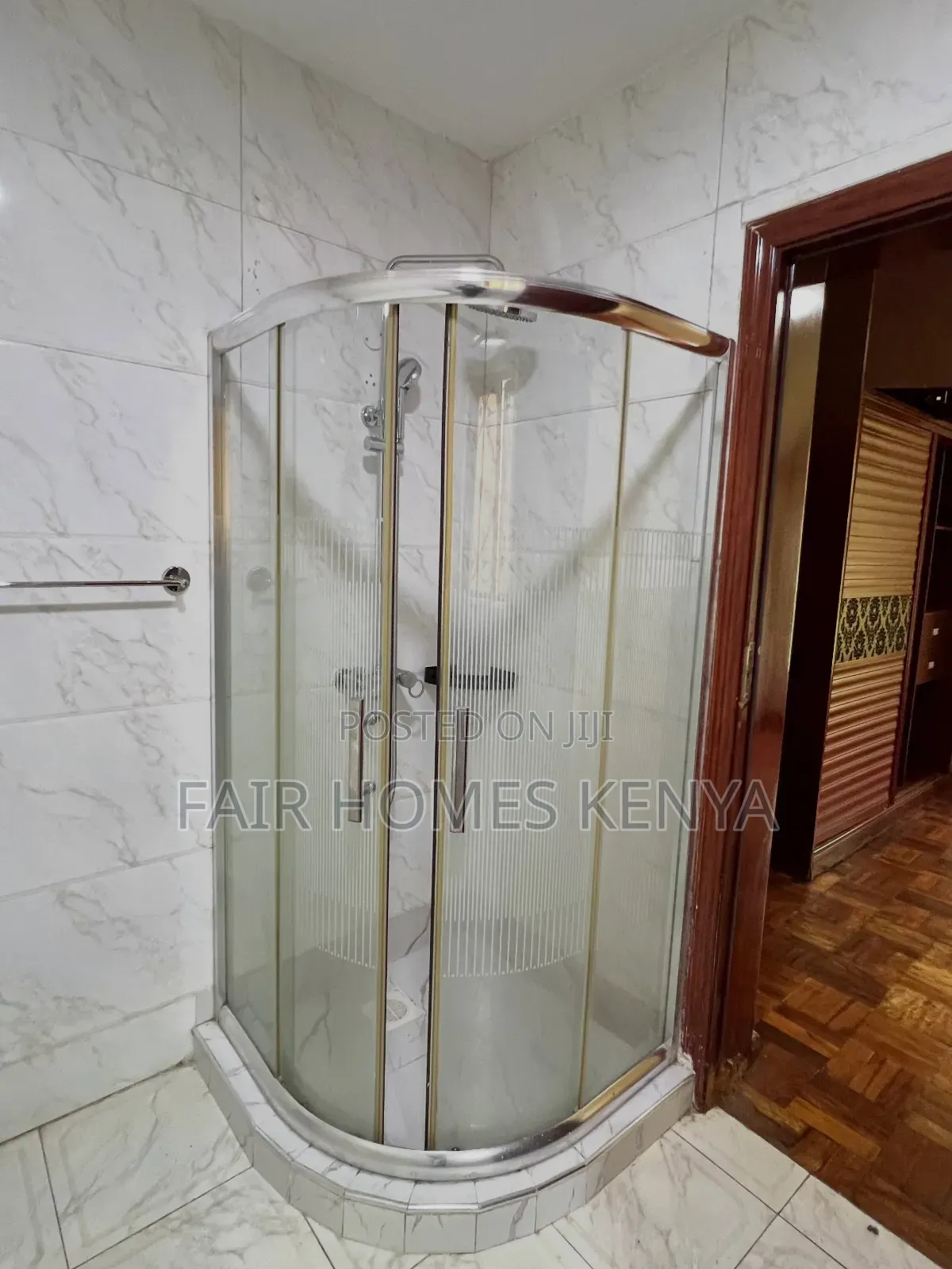 5bdrm Townhouse / Terrace in Othaya Road, Valley Arcade for rent