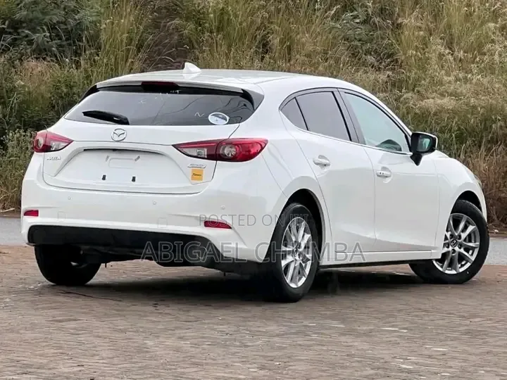 Mazda Axela 2018 White