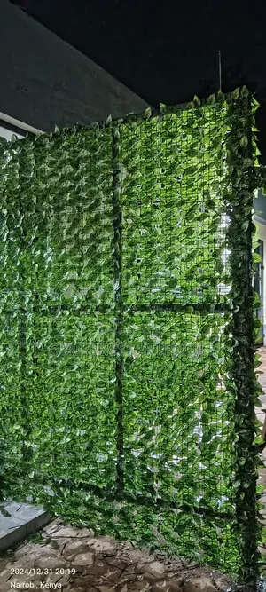 Full Backdoor Height Coverage With Artificial Privacy Fence and The