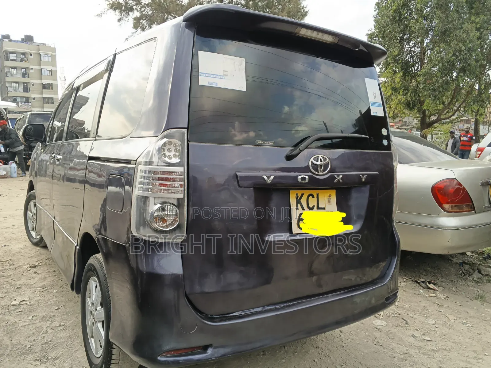 Toyota Voxy 2012