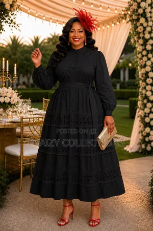 Elegant Lace Panel Maxi Dress