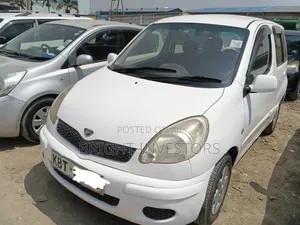 Toyota Fun Cargo 2008 White