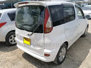 Toyota Fun Cargo 2008 White